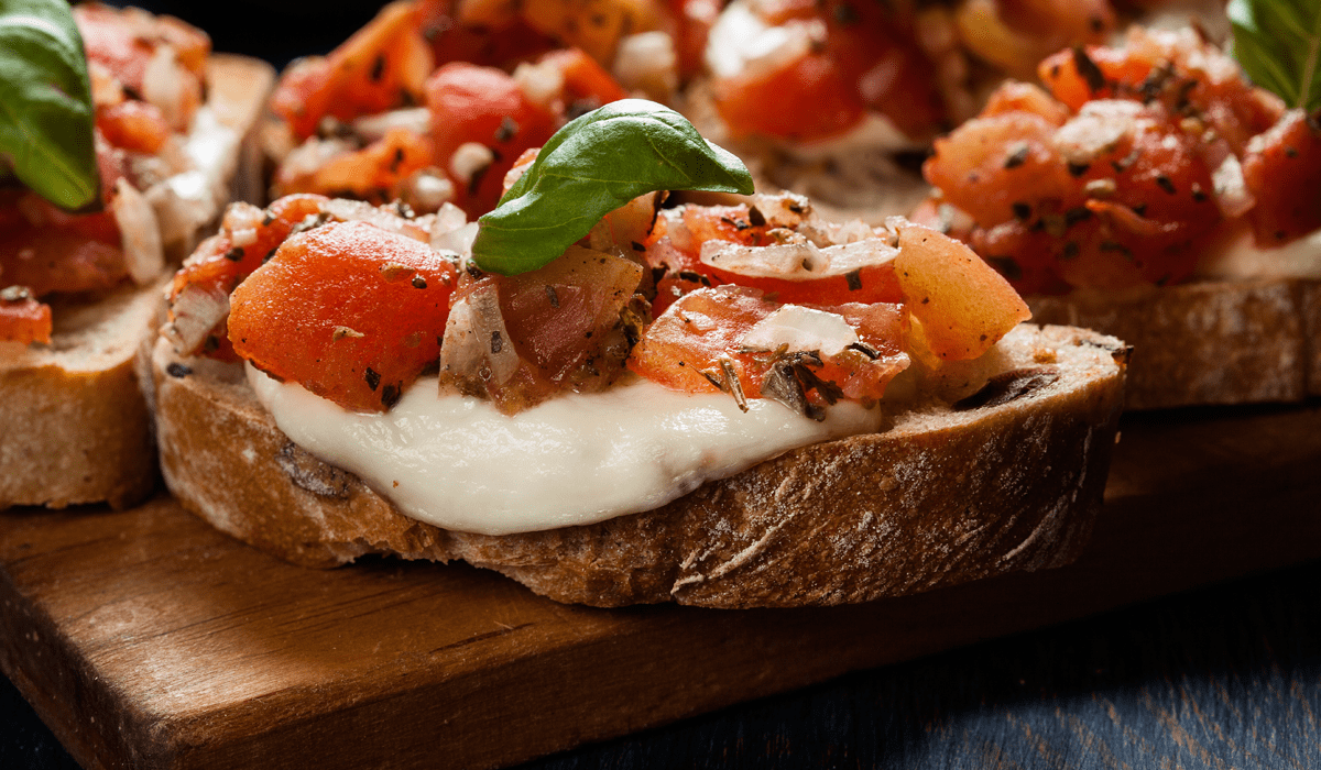 Domates ve Fesleğenli Bruschetta